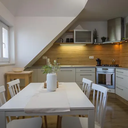 Maisonette With Terrace Διαμέρισμα Μπρατισλάβα