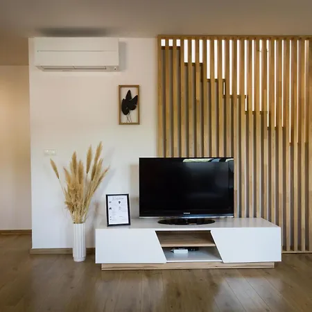 Maisonette With Terrace Διαμέρισμα